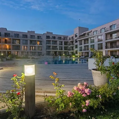 - Diamond Apartament Burgas